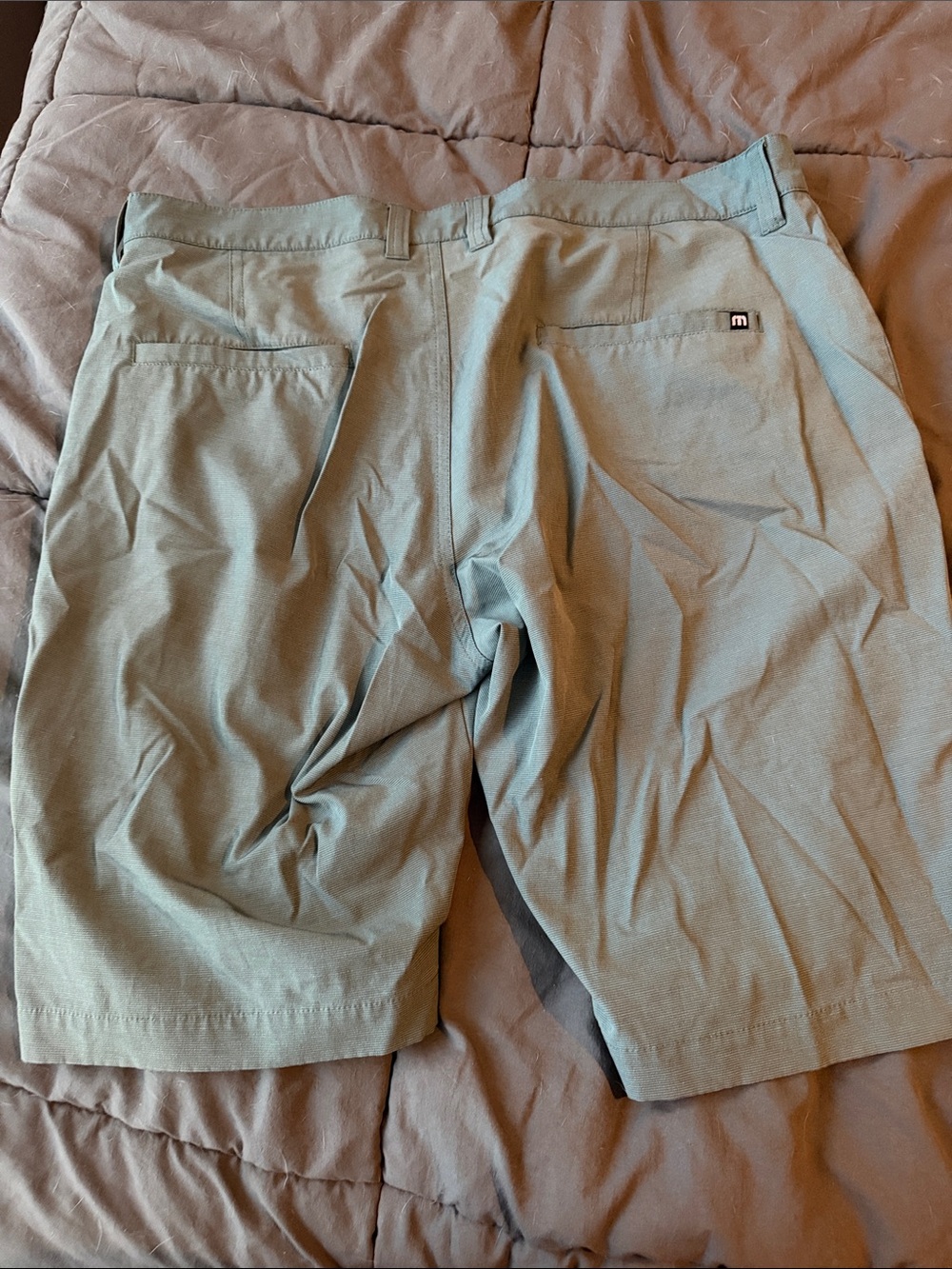 Travis matthews  Men's Sage Green Performance Flat-Front Shorts 9inch